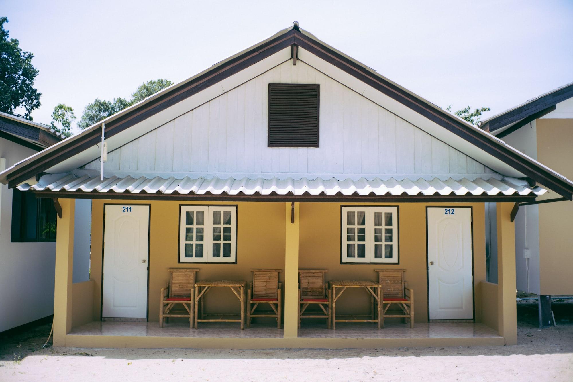 Amity Beach Resort Maret Ngoại thất bức ảnh
