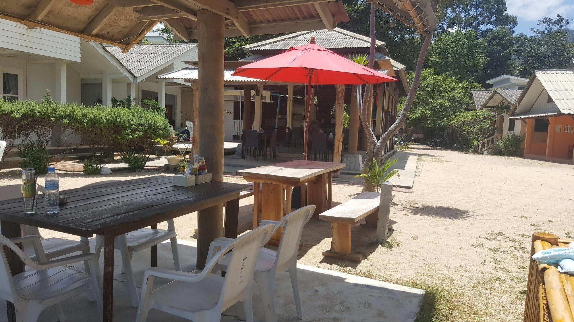 Amity Beach Resort Maret Ngoại thất bức ảnh