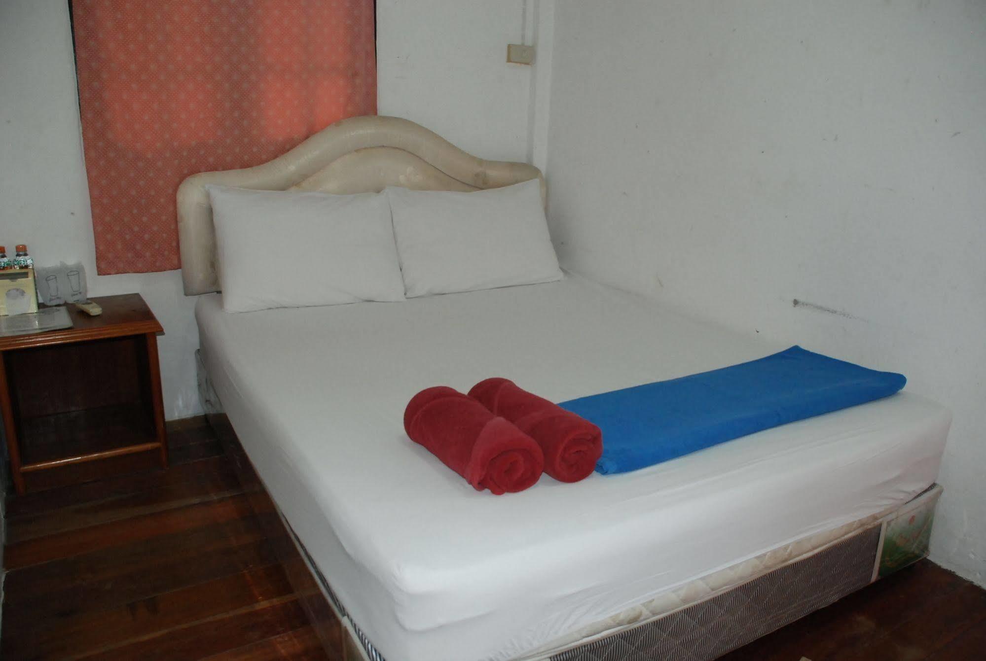 Amity Beach Resort Maret Ngoại thất bức ảnh