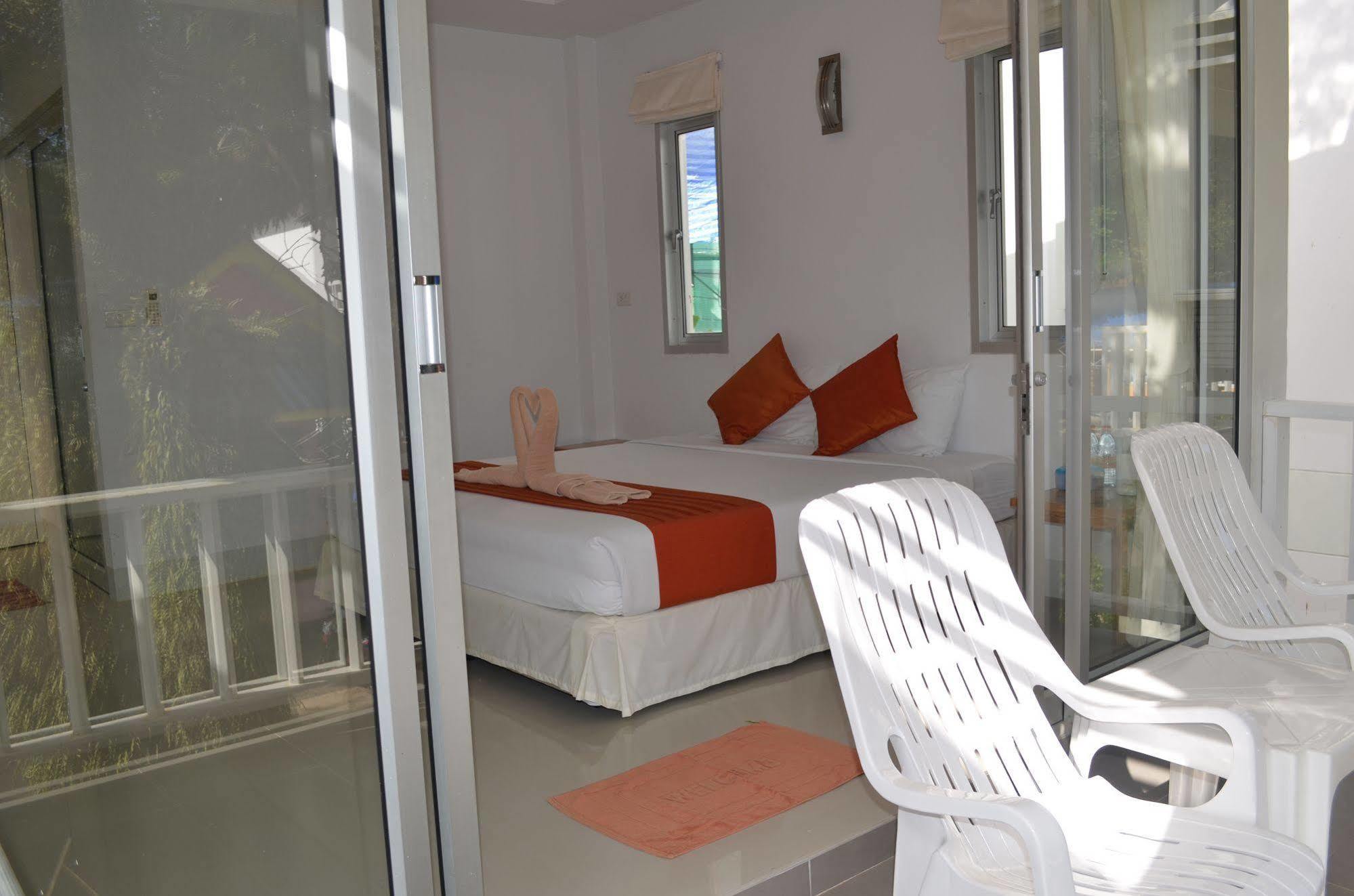 Amity Beach Resort Maret Ngoại thất bức ảnh