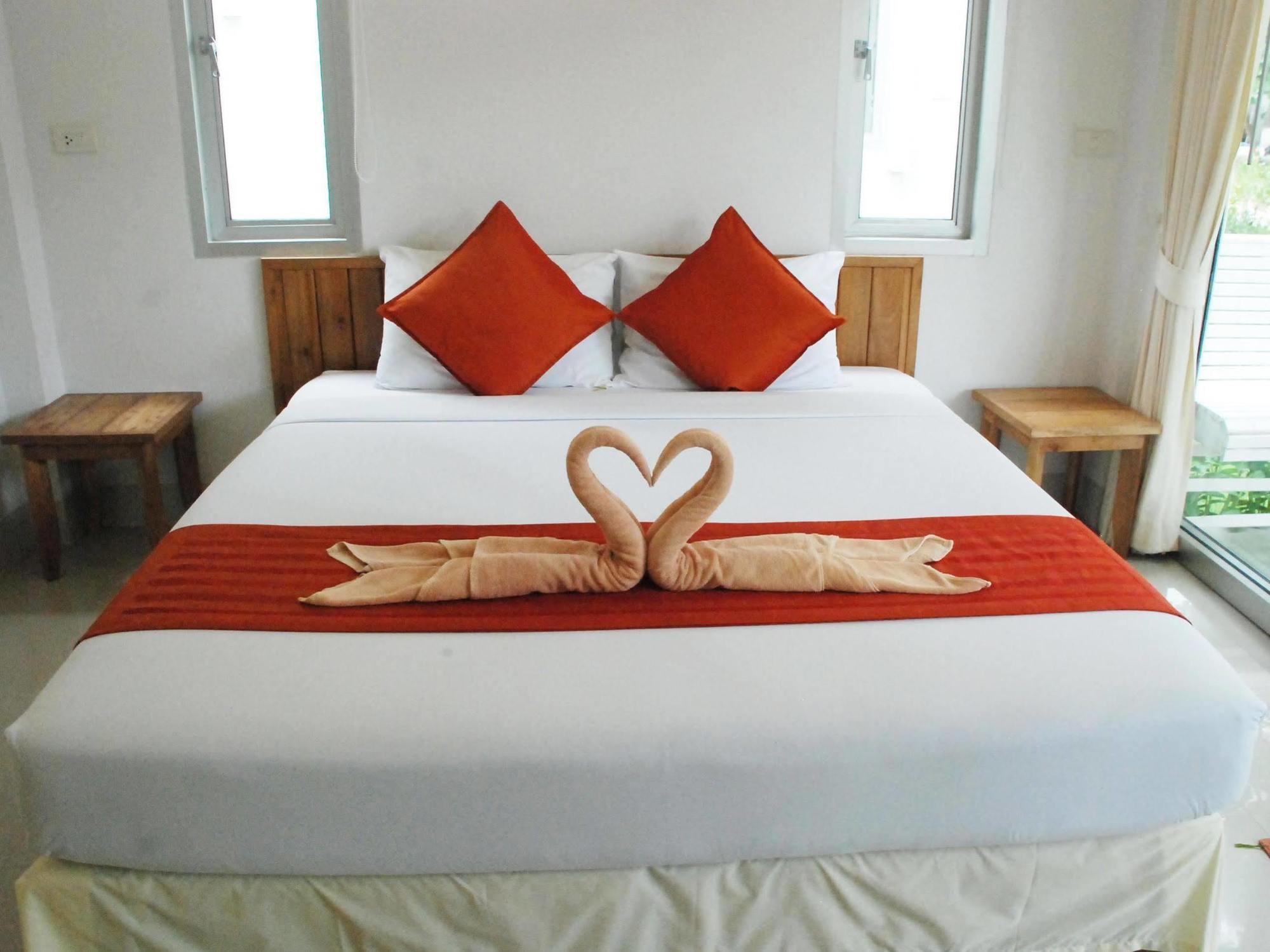Amity Beach Resort Maret Ngoại thất bức ảnh