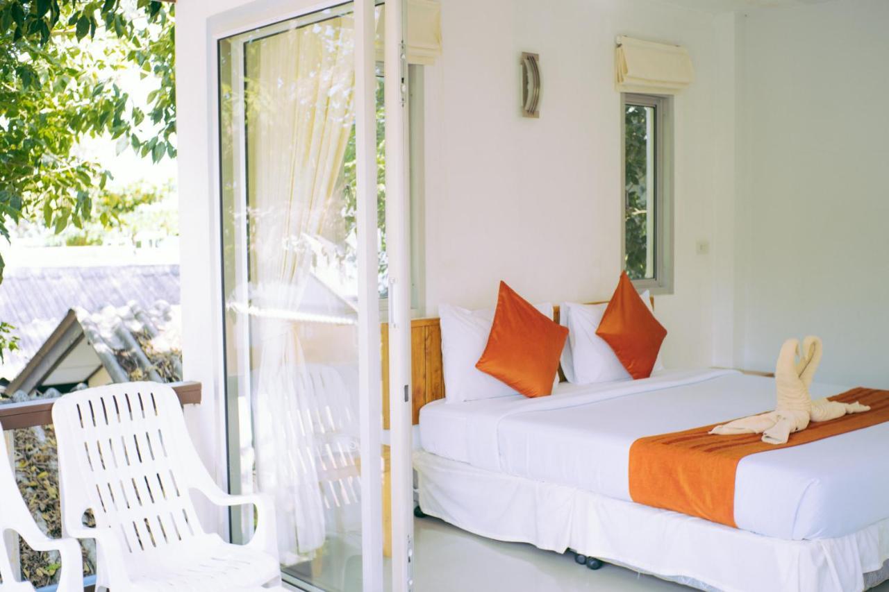 Amity Beach Resort Maret Ngoại thất bức ảnh