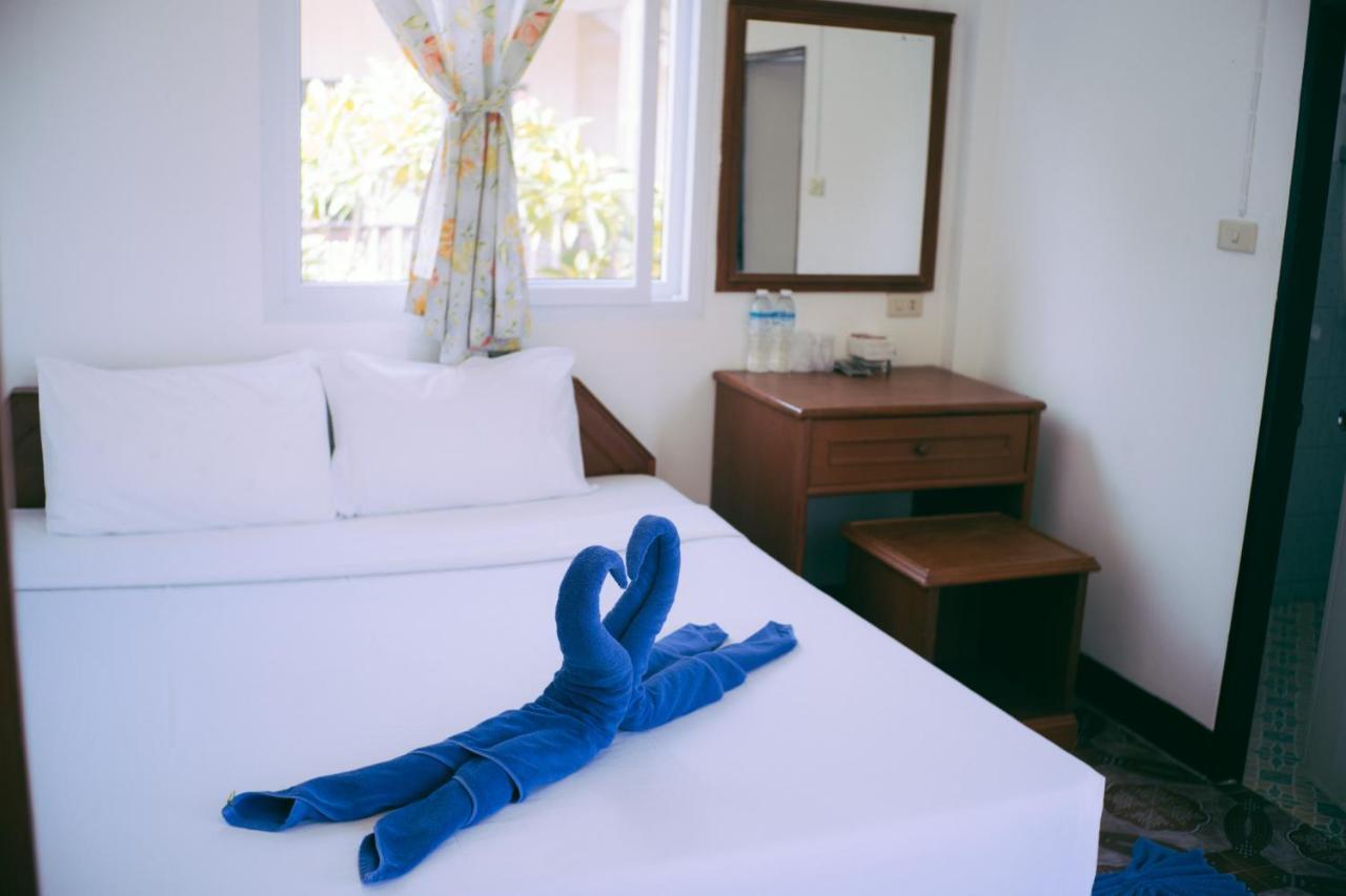 Amity Beach Resort Maret Ngoại thất bức ảnh