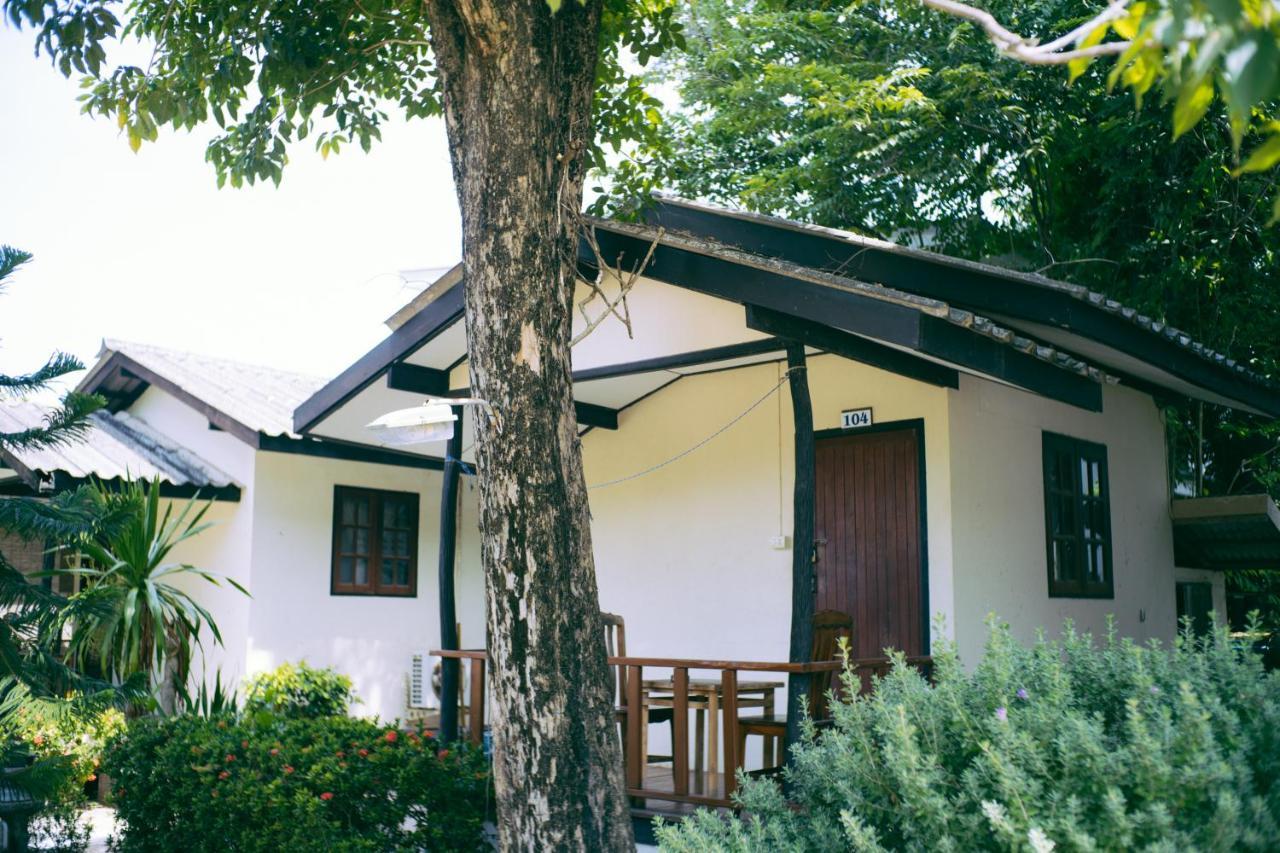 Amity Beach Resort Maret Ngoại thất bức ảnh