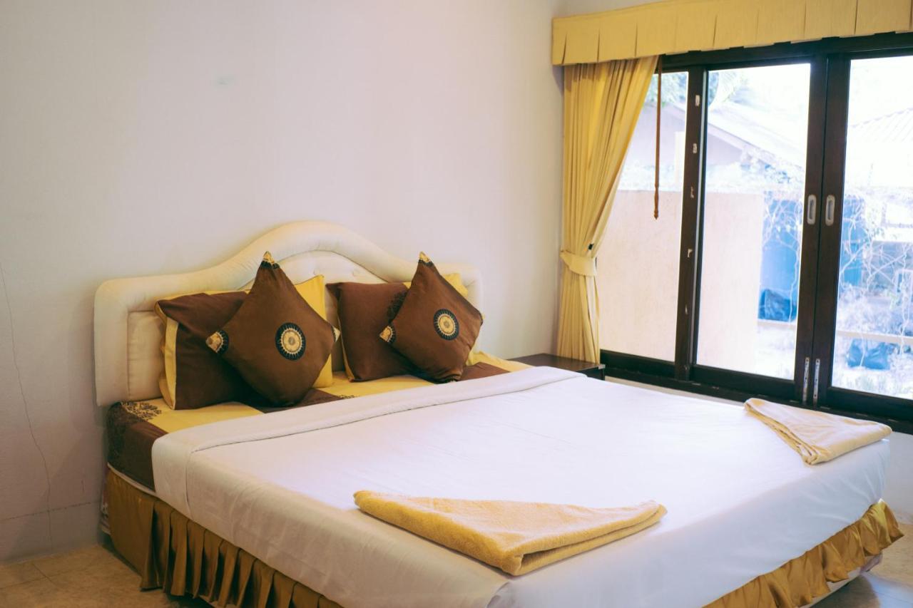 Amity Beach Resort Maret Ngoại thất bức ảnh